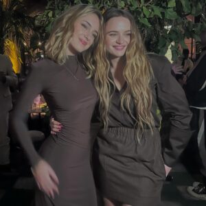 Julia Butters Instagram - So happy to support Women in Film at Max Mara’s Face of the Future celebration where the ICON @joeyking was honored!!! I also ran into my incredible director @nisha.ganatra from Freakier Friday :)💛🤎

@womeninfilmla 
@maxmara
