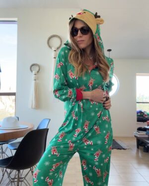Julie Benz Instagram - To the tune of Jingle Bells 🔔 “Hiking through Joshua Tree, in matching family onesies, over the hills we went, being laughed at by everyone.. ha ha ha” 🎶 🤪 = Best Christmas Day Ever!!!! 🤩🎅🌵🎄
