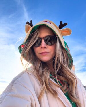 Julie Benz Instagram - To the tune of Jingle Bells 🔔 “Hiking through Joshua Tree, in matching family onesies, over the hills we went, being laughed at by everyone.. ha ha ha” 🎶 🤪 = Best Christmas Day Ever!!!! 🤩🎅🌵🎄