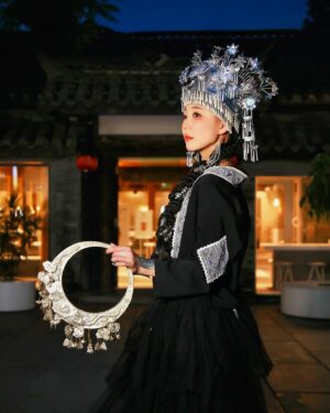 Julie Tan Instagram - 三十二的我 很踏实、很快乐、很幸福 🧡
我不念过去、不畏未来、珍惜当下
谢谢大家的祝福、我都收到了！🫶🏻