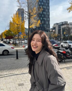 Jung Chae-yeon Instagram - ☕️🍵🫖🥛🤍🩶🖤