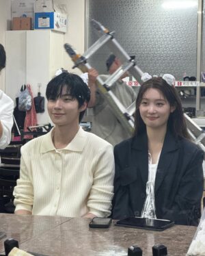 Jung Chae-yeon Instagram - 하쭈🐈‍⬛🐈