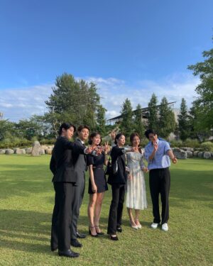 Jung Chae-yeon Instagram - 나의 조립식가족들🩵