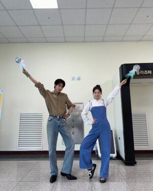 Jung Chae-yeon Instagram - 나의 조립식가족들🩵