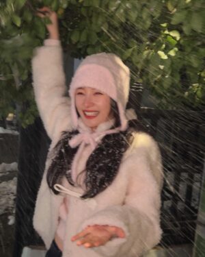 Jung Chae-yeon Instagram - 🎄