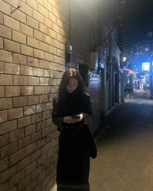 Jung Chae-yeon Instagram - 🌜🌖