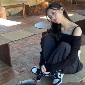 Jung Da-bin Instagram - 날이 좋다요 🫧🧋
