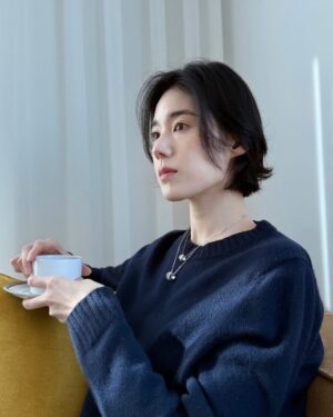 Jung Eun-chae Instagram - ☕️🎶✨⠀⠀⠀⠀⠀⠀⠀⠀⠀⠀⠀⠀⠀⠀⠀⠀ 
⠀⠀⠀⠀⠀⠀⠀⠀⠀⠀⠀⠀⠀⠀⠀⠀ 
#AD #키린 #Qeelin