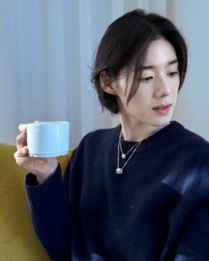 Jung Eun-chae Instagram - ☕️🎶✨⠀⠀⠀⠀⠀⠀⠀⠀⠀⠀⠀⠀⠀⠀⠀⠀ 
⠀⠀⠀⠀⠀⠀⠀⠀⠀⠀⠀⠀⠀⠀⠀⠀ 
#AD #키린 #Qeelin