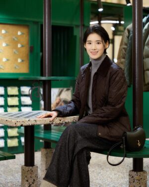 Jung Eun-chae Instagram - i 🤎 나의 고향 부산 

#burberry #ItsAlwaysBurberryWeather