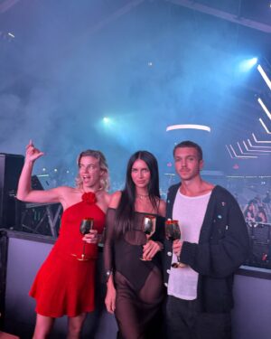 Justina Bustos Instagram - #Ad Buenos momentos junto a @zaira.nara @francomasini y el sabor de Gold Label en una tremenda noche con @johnniewalkerarg @johnniewalkeruy #KeepWalking