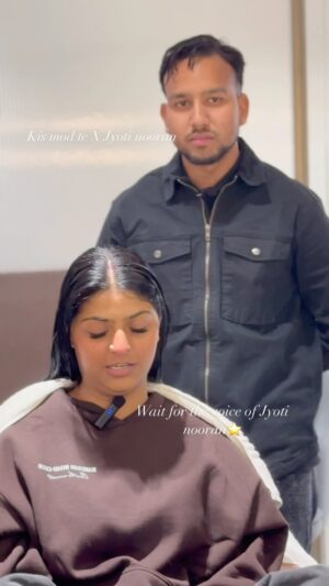 Jyoti Nooran Instagram - Jyoti Nooran voice❤️ #hair #trending #salon #trend #cut #trendingreels #colour #girl #transformation #hairstylist #viral #viralvideos #viralreels #pollywood #bollywoodsongs #hollywood #jyotinooran #kismodte❣️🙏 #ammyvirk #sargunmehta #songs