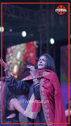 Jyoti Nooran Instagram - What a performance 
Jado jyoti Noorna ne PEFA Award te jhooman La ditte darshak