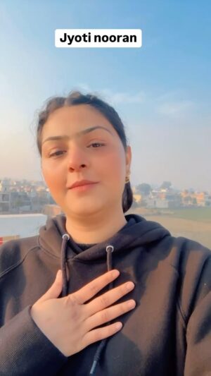 Jyoti Nooran Instagram - patakha Guddi , paon ki jutti,kehna galat galat जैसे अन्य कई सुपरहिट गाने में अपनी अवाज देने वाली @jyoti.nooran.1998 , अंतर्राष्ट्रीय बौद्ध महोत्सव 2025 में 1 febuary  को आ रही है । 
Event organised by Royal Events & Entertainment 💐💐

.
.
.
.
#nooransisters #jyotinooran #bodhmahotsav #gaya #gayabihar #mahotsav #bihartourism #bihar #events #concert #reelitfeelit #explorepage