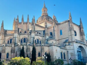 K Brosas Instagram - Day 6 Spain!! avilla and segovia super lakad tour galore! naka 10 kilometers kami syet?! im so proud lol! apaka gandaaaaaaa!! kaya worth it!! byutipul day!! #galawgalawbagopumanaw #solotraveler #alonebutnotlonely #wanderlust #blessed #Spain 🥰🙏✈️