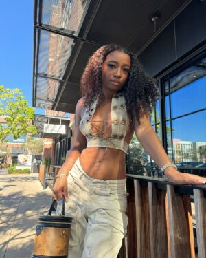Kaelyn Kastle Instagram - Baby tell me how ya skin so smooth