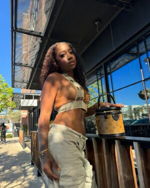 Kaelyn Kastle Instagram - Baby tell me how ya skin so smooth