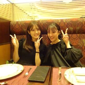 Kaho Mizutani Instagram - ミラコスタお泊まりからの
ディズニーシー🐭🎀
ずっと泊まってみたかったから
2人と来られて嬉しかったーー☺️

お揃いのスニーカーを履いて
真っ白なお洋服で揃えて
久しぶりにちゃんとはしゃぎました👟
あー楽しかった♡
この3人は似ているところと似ていないところの
バランスが絶妙でね、大好きなんだーー🫶🏻