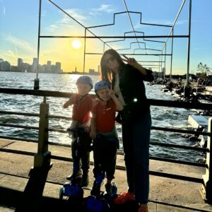 Kaitlan Collins Instagram - 10/10 recommend aunt life. 🐞