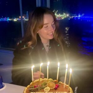 Kaitlyn Dever Instagram - 28:)