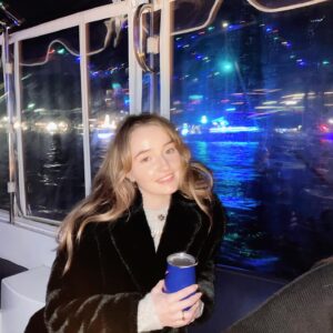 Kaitlyn Dever Instagram - 28:)