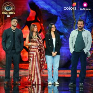 Kamya Punjabi Instagram - Weekend Ka Vaar mein hogi sitaaron bhari raat. From @kiaraaliaadvani to @alwaysramcharan, sabhi honge Salman ke saath. 🔥

Dekhiye #BiggBoss18 Weekend Ka Vaar Shanivaar aur Ravivaar raat 9.30 baje @colorstv aur #JioCinema par.

#BB18 #WeekendKaVaar #BiggBoss18onJioCinema #BiggBoss @beingsalmankhan #KamyaPanjabi @adnan_a_khan @ayesha.singh19 @mona151082