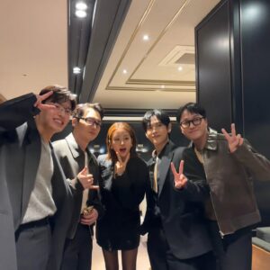 Kang So-ra Instagram - 미생10주년! 
영이 그래 석율 백기  신입생즈와 영업3팀 김부장님 오과장님 김대리님
자원팀 마부장님 정과장님 
김원석감독님 정윤정작가님 윤태호작가님

그리고 자리를 빛내주신, 잊지 않고 미생을 찾아주신 많은 관객 여러분들... 감사드립니다♡