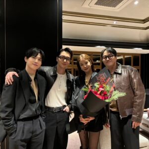 Kang So-ra Instagram - 미생10주년! 
영이 그래 석율 백기  신입생즈와 영업3팀 김부장님 오과장님 김대리님
자원팀 마부장님 정과장님 
김원석감독님 정윤정작가님 윤태호작가님

그리고 자리를 빛내주신, 잊지 않고 미생을 찾아주신 많은 관객 여러분들... 감사드립니다♡
