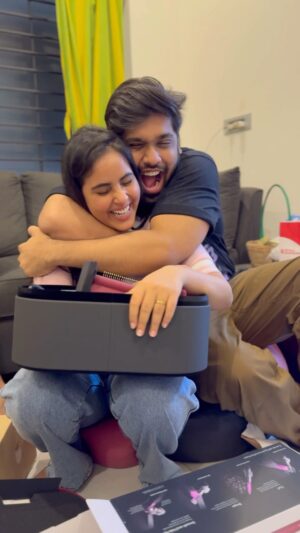 Kanmani Manoharan Instagram - Happy 3 months Kutty @kanmani_manoharan ♥️🧿
Unakena mattum vaazhum idhayamadi…
Uyir ullavarai naan un adimaiyadi… 
Thanks for everything. I love you ♥️😍😘🧿 You’re the best gift of my life ✨ #aswathinkanmani 🧿🧿🧿

#vjaswath #aswathchandrasekar #kanmanimanoharan✨ #loveofmylife #couplegoals #3monthstogether #happy3months #monthversary