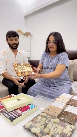Kannika Snekan Instagram - To surprise your love and spread joy throughout their life, send  special chocolate packs and slabs online from The Chocolate Bar Company with desired flavours and messages customised 

Contact - 7845022553
Website - thechocolatebarcompany.com
Instagram - the.chocolatebarcompany

#chocolate #festival #kannikasnekan
