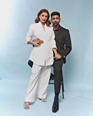 Kanupriya Gupta Instagram - The only way is UP! 🔥

#iconic #couplecreator