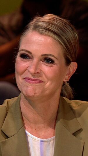 Karen Damen Instagram - Maar eerlijk, wie houdt er nu wel van spinnen? #Enquêtebureau, donderdag om 20.50 op VRT 1 en VRT MAX.
