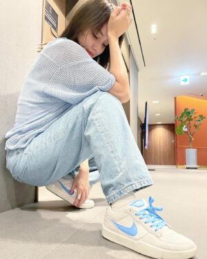 Karen Takizawa Instagram - 春菜さんと韓国🇰🇷にいってぎました💕

大好きな春菜さんと、またまた大好きな海外に行かせていただけたんです😆
うれしいうれしいうれしーい😍

春菜さんとの韓国は、想像はしていましたが、
やっぱりそのまま楽しすぎました😆💓

今回は宮城テレビさんにて📺、
「台本なし！？自由すぎる韓国旅」という
テレビで行かせていただきました。

スタッフさんたちも優しいので、私たちの旅を優しく安全に見守るようなことをしてくれたり、なかなか行けないお店を教えてくれたり、
ほんとうに楽しいすぎるだけじゃ言葉が足りない大切な旅になりました😊

春菜さんだから、いつだって笑えるし、
不安0！緊張0！寂しさ0！帰りたくなる0！の完璧旅でした😍😍

写真見ただけで思い出しますが、
詳しくはテレビやTVerで観て頂きたいのでよろしくおねがいします😌♡

春菜さんに衣装写真を撮ってくださいとお願いしたら、めちゃくちゃご支持頂き素敵なきめきめ写真を撮ってくれました😂

また見方は説明しますので、ぜったい楽しすぎたのでその姿をよければ見てください🇰🇷