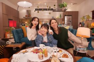 Karen Takizawa Instagram - きょう23:15から🎉

またギークス仲間が集まります🎈

まゆとみなみさんでギークな女子会します🍪

ほんとうに前代未聞なゆるさで会話していて、
みなみさんの家で3人でいるかのようでした😂♡
３人で集まって、人々のお悩み相談に話し合っていくような番組です✨

ぜひみてください🍪