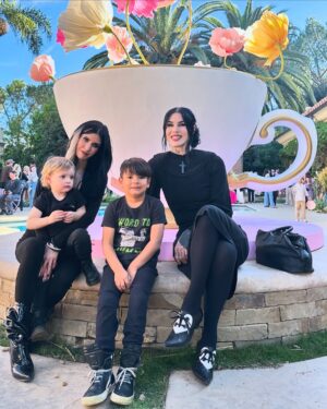Kat Von D Instagram - Thank you @parishilton for inviting us to celebrate your sweet baby girls first birthday today!  @sammidoll and I loved getting to take a tiny little break from tour and bonding over some much needed mom-time!

We love your beautiful, growing family! 🖤