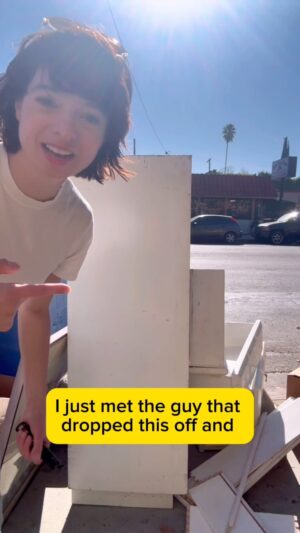 Kate Micucci Instagram - ❄️ ⛄️ 🌴 #christmas #whitechristmas