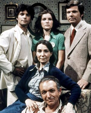 Kate Mulgrew Instagram - Goodbye to my first and only and enduring television mother, the incomparable Helen Gallagher: she was tough, kind, talented, full of laughter, and a triple threat to boot.

But always tender towards me.

Rest in peace, dear Helen. 🍀