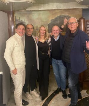 Katherine Kelly Lang Instagram - Such a beautiful square, Piazza Del Rotonda! The Pantheon is so magical at night! You can see the beauty in Roma all around you. And thank you @ristorantedirienzo for the most delicious dinner with @c.marazziti , @andrea.quattrini.7 , #RobertoBessi ⭐️🙌🏻