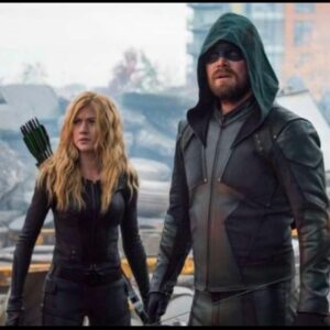 Katherine McNamara Instagram - 💚We did not fail this city.💚 The series finale of #SupermanandLois airs tonight @theCW. Congrats @tylerhoechlin @bitsietulloch and the whole @cwsupermanandlois team. The #Arrowverse will live on in our hearts forever.

The shows may be finished, but the legacy continues. I couldn’t be prouder to be among these heroes. Thank you for letting me be a part of your stories, even for a little while. With love always, Mia Smoak-Queen — The #GreenArrow 💚🏹