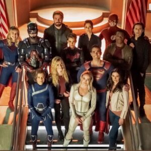 Katherine McNamara Instagram - 💚We did not fail this city.💚 The series finale of #SupermanandLois airs tonight @theCW. Congrats @tylerhoechlin @bitsietulloch and the whole @cwsupermanandlois team. The #Arrowverse will live on in our hearts forever.

The shows may be finished, but the legacy continues. I couldn’t be prouder to be among these heroes. Thank you for letting me be a part of your stories, even for a little while. With love always, Mia Smoak-Queen — The #GreenArrow 💚🏹