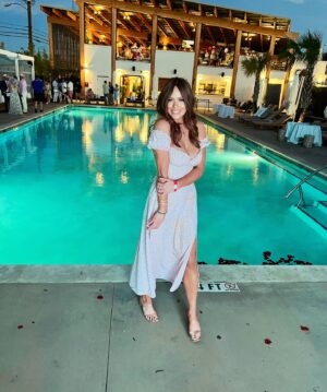 Kathryn Dennis Instagram - This is not the Bachelor and I don’t have to kiss your ass for a rose 🌹 🐎🏇🏆⭐️#derby #andioop #iykyk