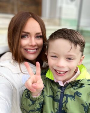 Kathryn Dennis Instagram - Coparenting means having to spend some holidays without my children..so we just celebrate early! Today was *our* Valentine’s Day. These 2 are the best of my heart, the pulse in my veins, the place where I am most connected to my truest self and life purpose. Whenever you feel lonely and need a little loving from home, just press your hand to your cheek and think ‘Mommy loves you’!