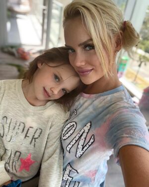 Kathryn Dennis Instagram - Happy National Daughters Day to my shuga booga mini me 🍦🎀 and to all! #nationaldaughtersday