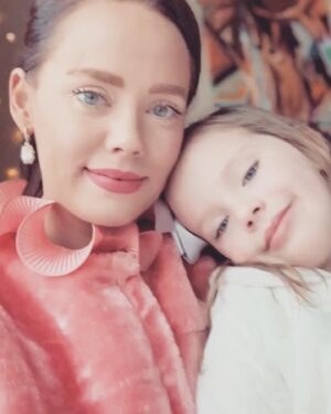 Kathryn Dennis Instagram - Happy National Daughters Day to my shuga booga mini me 🍦🎀 and to all! #nationaldaughtersday