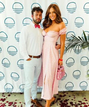 Kathryn Dennis Instagram - This is not the Bachelor and I don’t have to kiss your ass for a rose 🌹 🐎🏇🏆⭐️#derby #andioop #iykyk