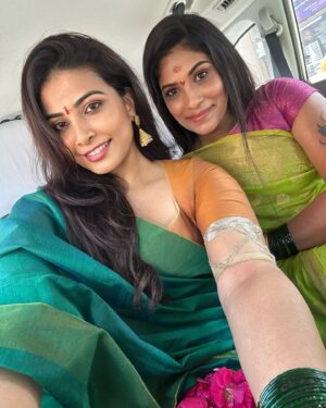 Kavya Shetty Instagram - Walk with confidence, for your path is secure in God's guidance🪷 🦜✨🙏

The Meenakshi Amman Temple, located in Madurai, Tamil Nadu, is one of the most ancient temples in India, dedicated to Goddess Meenakshi  and Lord Sundareshwarar.
It is an iconic representation of Tamil culture, architecture, and spirituality.
#meenakshiammantemple #madurai #tamilnadu