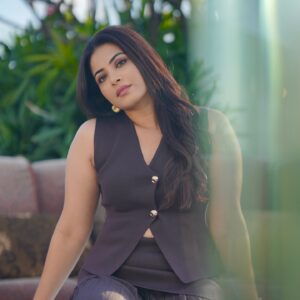 Kavya Shetty Instagram - 🤎🐻✨