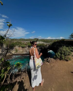 Kavya Thapar Instagram - O’ sunny day ☀️🌊 #tannedandtraveled 
Bali w @desh.videsh.in 📍