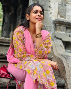 Keerthi shanthanu Instagram - 💗💛💗💛💗
The simple me!

#kiki #in #temple