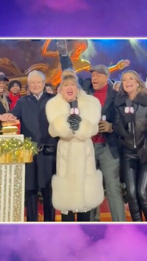 Kelly Clarkson Instagram - Practice makes perfect 🤩 TONIGHT see Kelly light up the tree at Christmas in Rockefeller Center (again)! 8/7c on @nbc and @peacock
